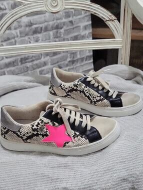 Steven New York Snake Print  Rubie Sneakers  Hot Pink Star  Shoes Womens 8